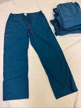 Teal Women's Cargo Scrub Pants